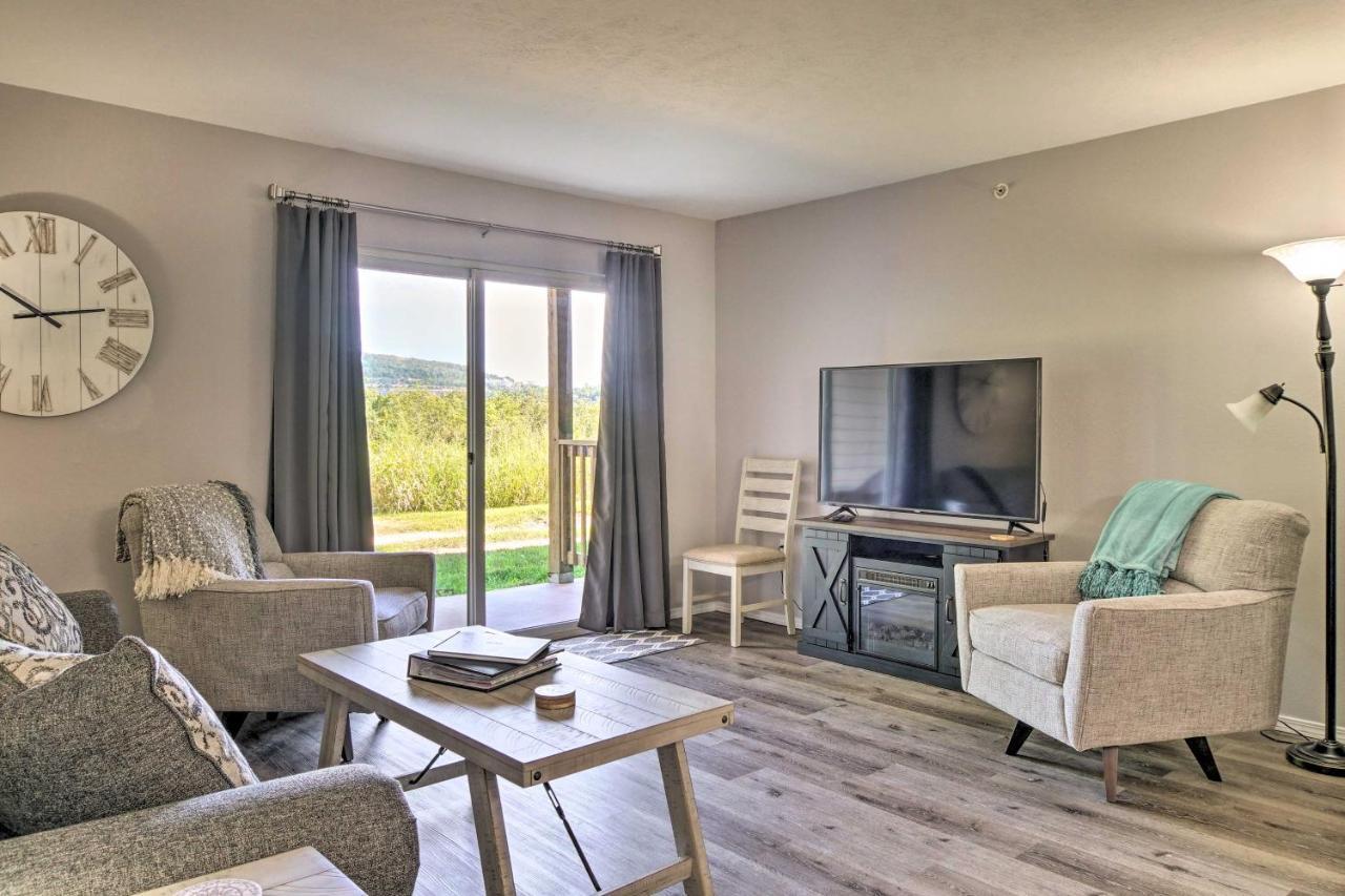 Cozy Condo With Pool Access, 5 Mi To Table Rock Lake Бренсън Екстериор снимка